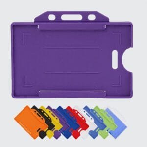 Sert Plastik Yatay Kart Koruyucu ile kartlarınızı güvenle saklayın. Yatay tasarımı sayesinde kullanım kolaylığı sunar. Kaliteli malzeme yapısı ile uzun ömürlü ve dayanıklıdır. Hem iş yerinde hem de etkinliklerde kartlarınızı korumanın en şık yolu. Promosyon bagaj kartları ve kreatif çözümler ile kartlarınızı organize edin. Geniş ürün yelpazemizi keşfedin ve kartlarınızı güvenle taşımanın keyfini çıkarın.