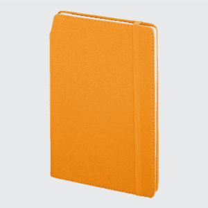 Boğaziçi Model 13×21 cm Defter, termo deri kapak ve 80 gr ivory krem kağıdıyla zarif bir yazı deneyimi sunar. Neptün Global olarak kurumsal müşterilerimize özel baskı seçenekleri sunuyoruz. Şık tasarımı, 224 sayfa kapasitesi ve işlevsel yapısıyla, hem günlük kullanım hem de promosyon amaçlı tercih edilen ideal bir üründür. Taba, turkuaz, açık kahve ve sarı renk seçenekleriyle sunulan Boğaziçi Model Defter, markanızı prestijli bir şekilde temsil eder.