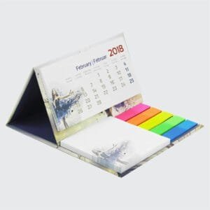 Ayraç ve Yapışkan Bloknotlu Masa Takvimi ()